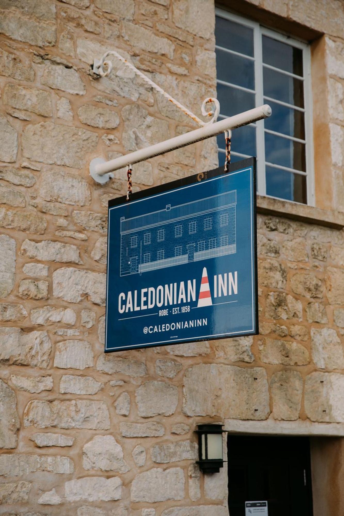 רובא Caledonian Inn מראה חיצוני תמונה
