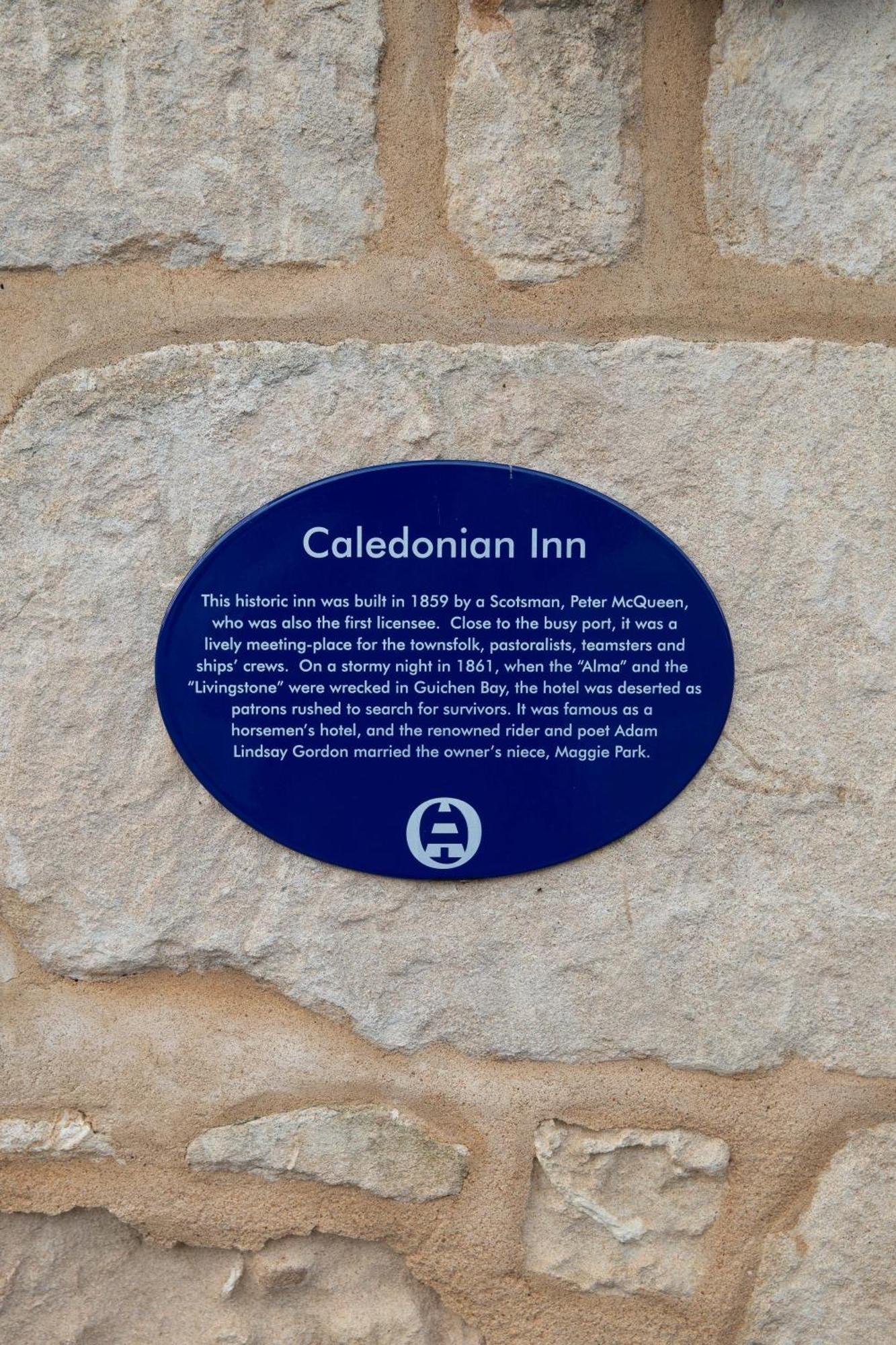 רובא Caledonian Inn מראה חיצוני תמונה