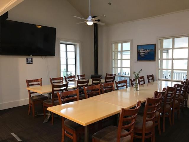 רובא Caledonian Inn מראה חיצוני תמונה