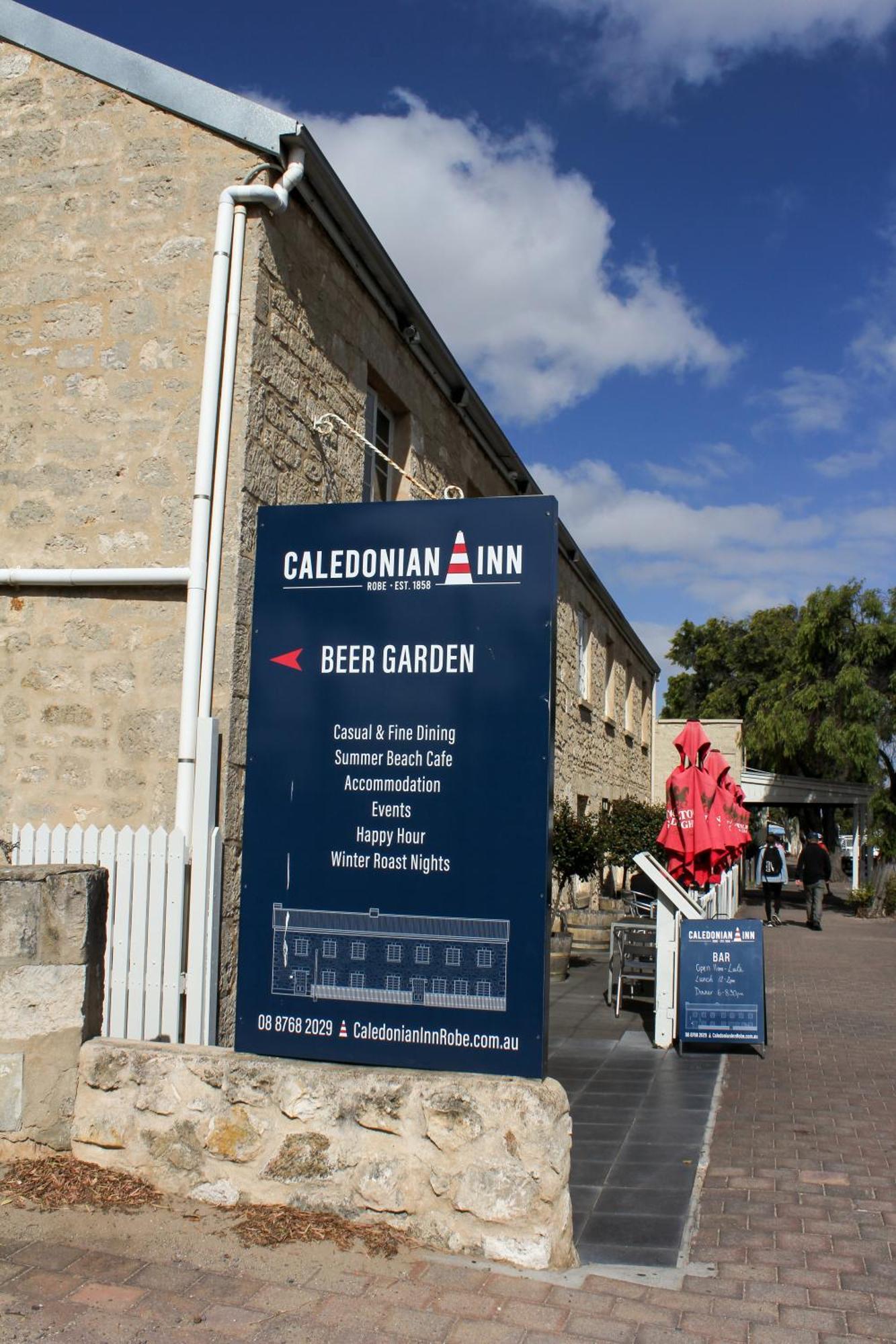 רובא Caledonian Inn מראה חיצוני תמונה