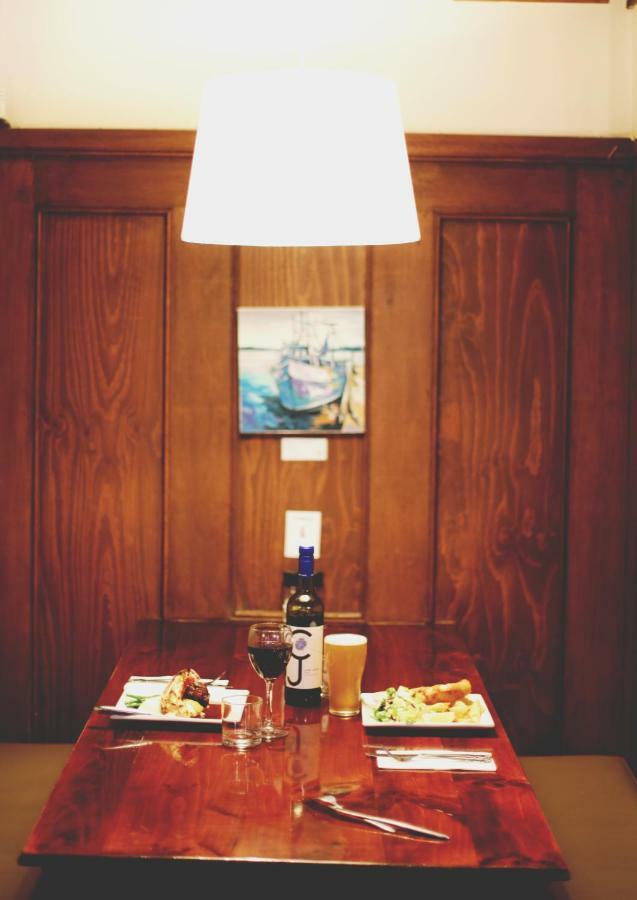 רובא Caledonian Inn מראה חיצוני תמונה